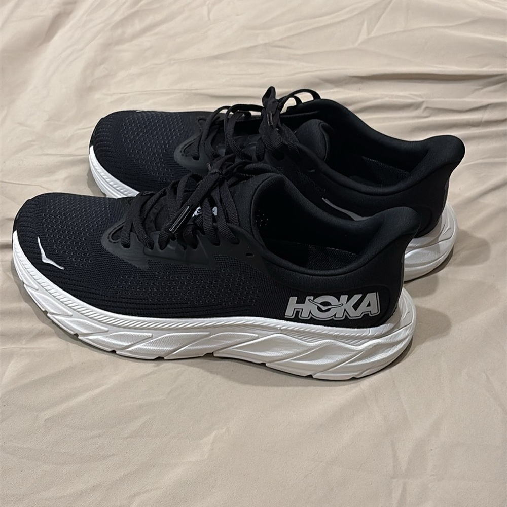 NWOT Hoka Arahi 7 (men’s 7 women’s 9) - Picture 4 of 6